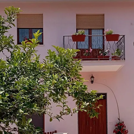 Holiday-house-saba-lupino Apartament