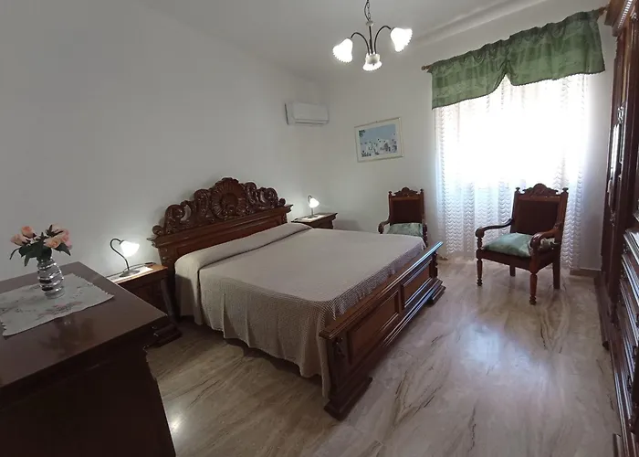 Apartament Holiday-house-saba-lupino *